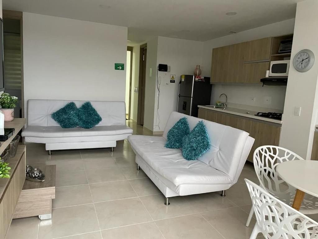 Apartamentos San Jose Vistal Al Lago, Cerca Del Parque. Guatape. Bagian luar foto