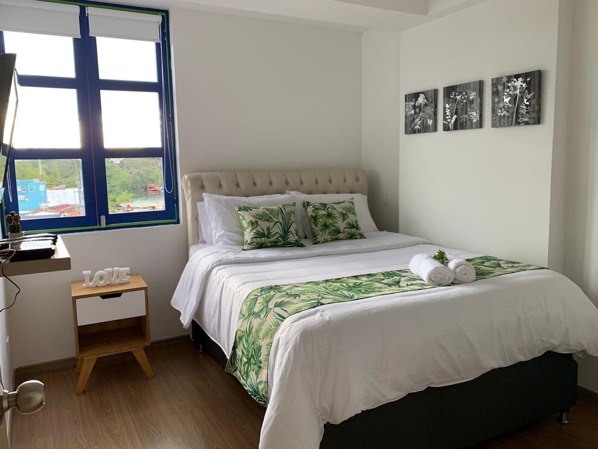 Apartamentos San Jose Vistal Al Lago, Cerca Del Parque. Guatape. Bagian luar foto