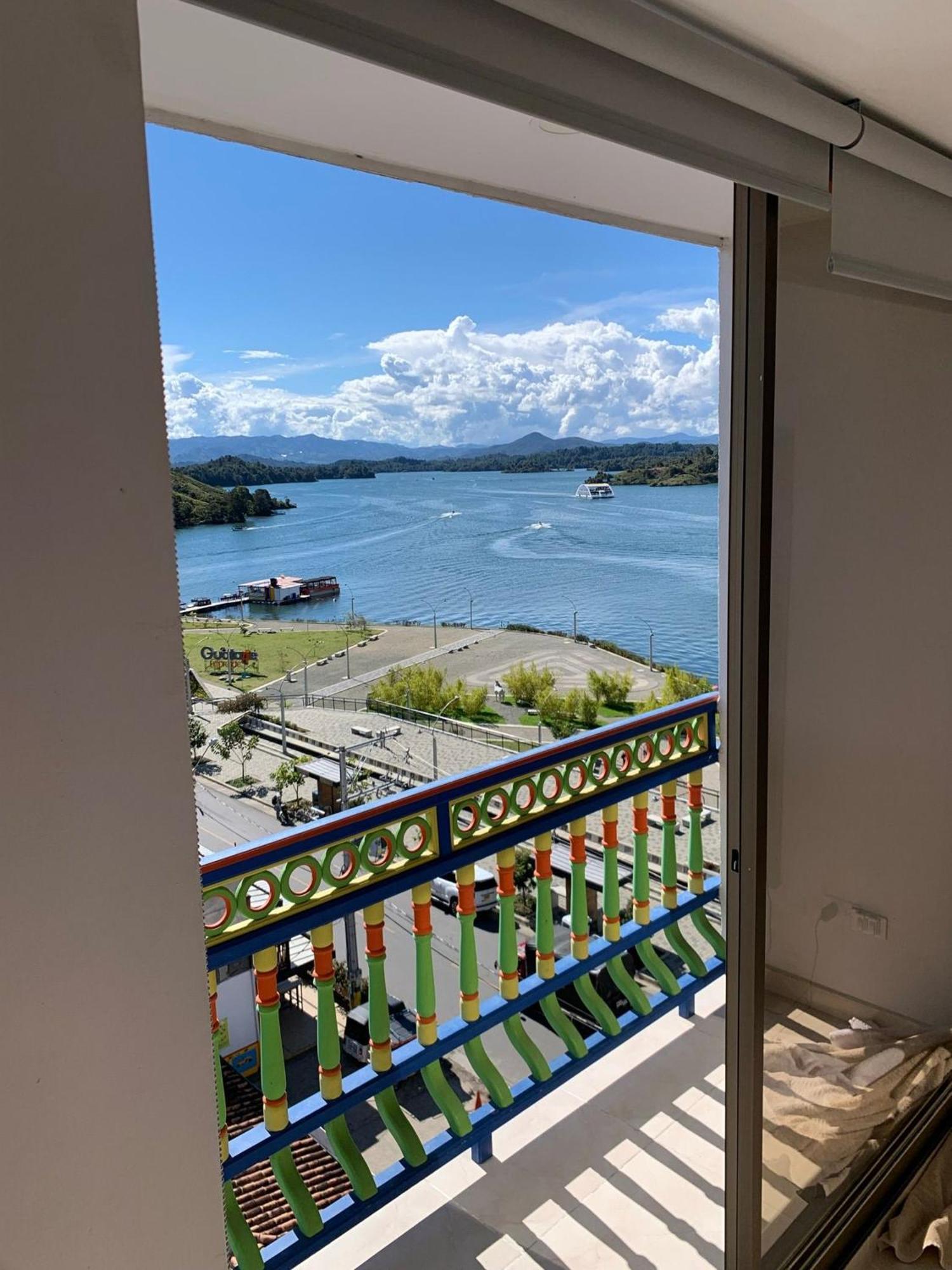 Apartamentos San Jose Vistal Al Lago, Cerca Del Parque. Guatape. Bagian luar foto